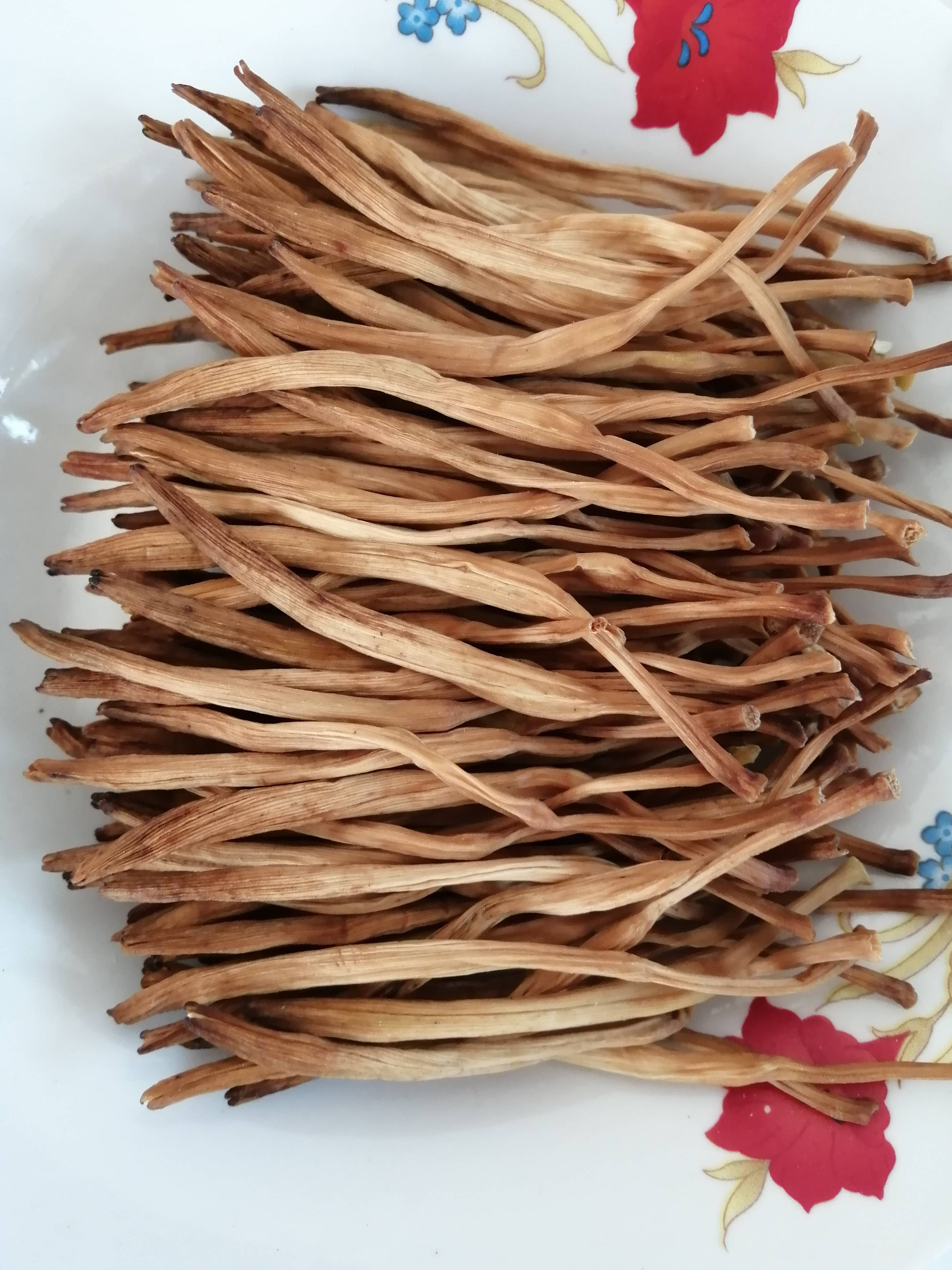 干黄花菜，精挑细选的无硫黄花菜，自然晾晒，干度干。