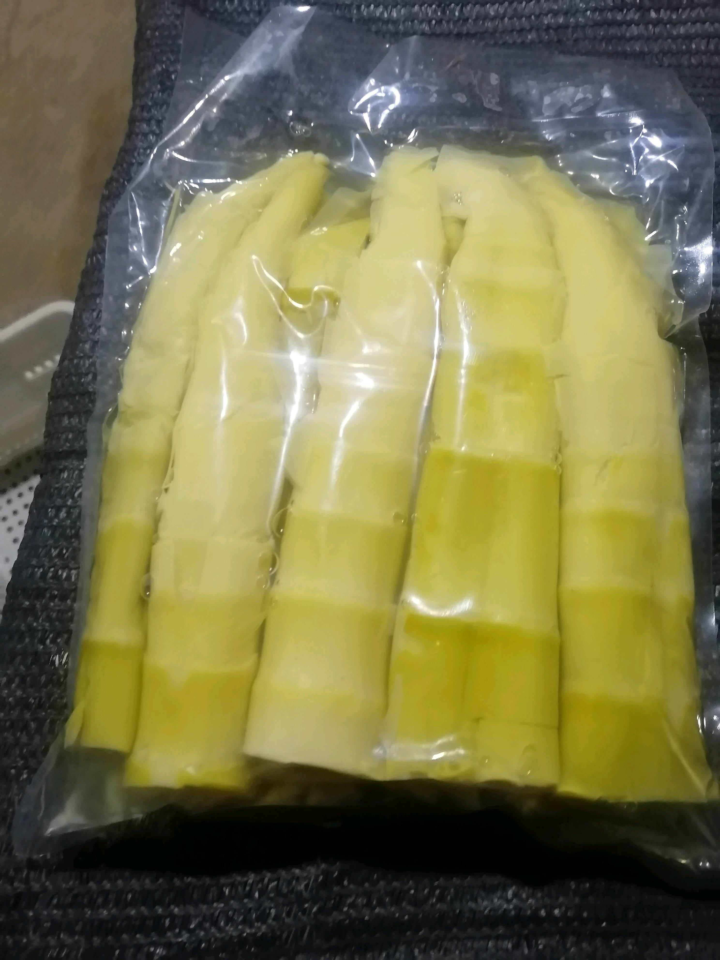 500克笋片，固型物是百分之五十，出厂价4元一袋