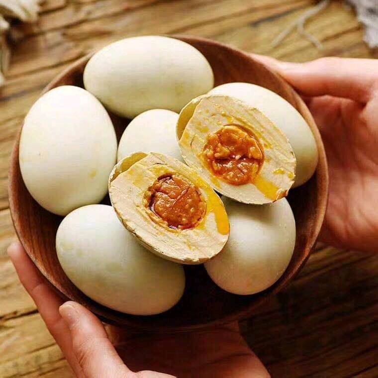 五香咸鸭蛋，起沙流油，传统手工腌制，真空独立包装
供大型