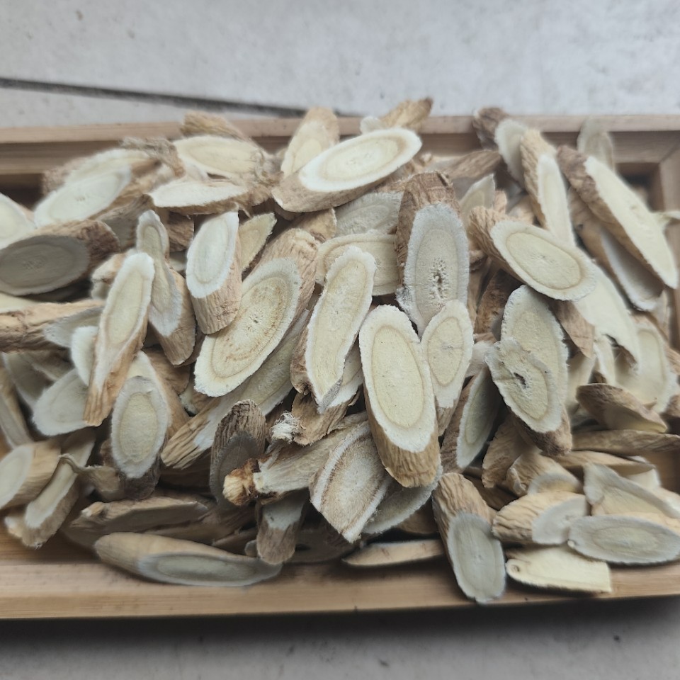 甘肃新货黄芪片无硫斜片直径1.0--1.2cm产地大货直发中药材批发